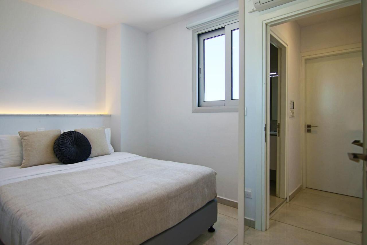 Phaedrus Living - Seaside Executive Flat Harbour 203 Apartament Paphos